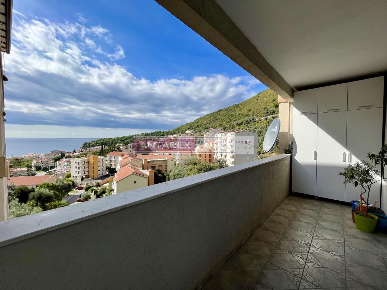 Apartment in Petrovac, Montenegro, 70 m² - Foto 1