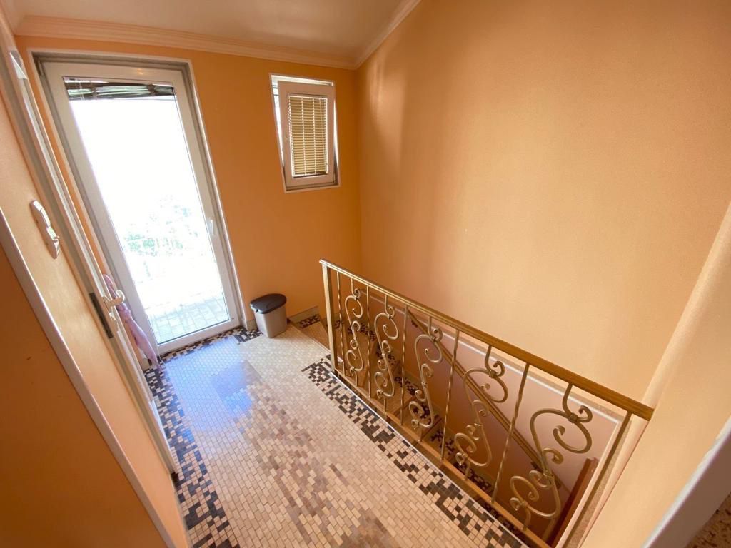 Haus in Tivat, Montenegro, 180 m² - Foto 3