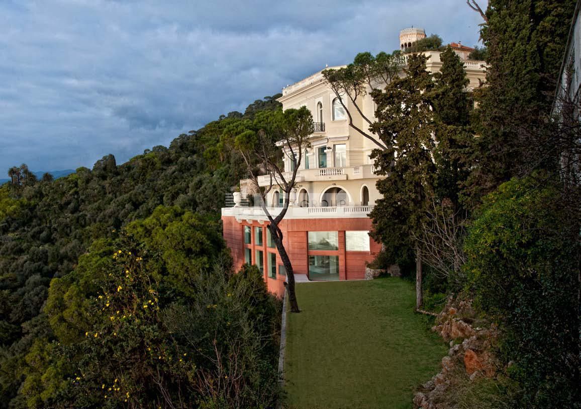 Villa à Nice, France, 5 000 m² - image 1