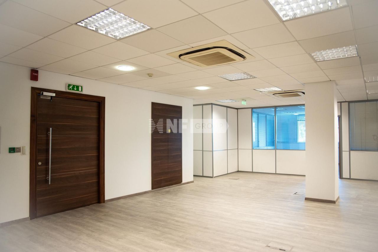 Bureau à Limassol, Chypre, 809 m² - image 1