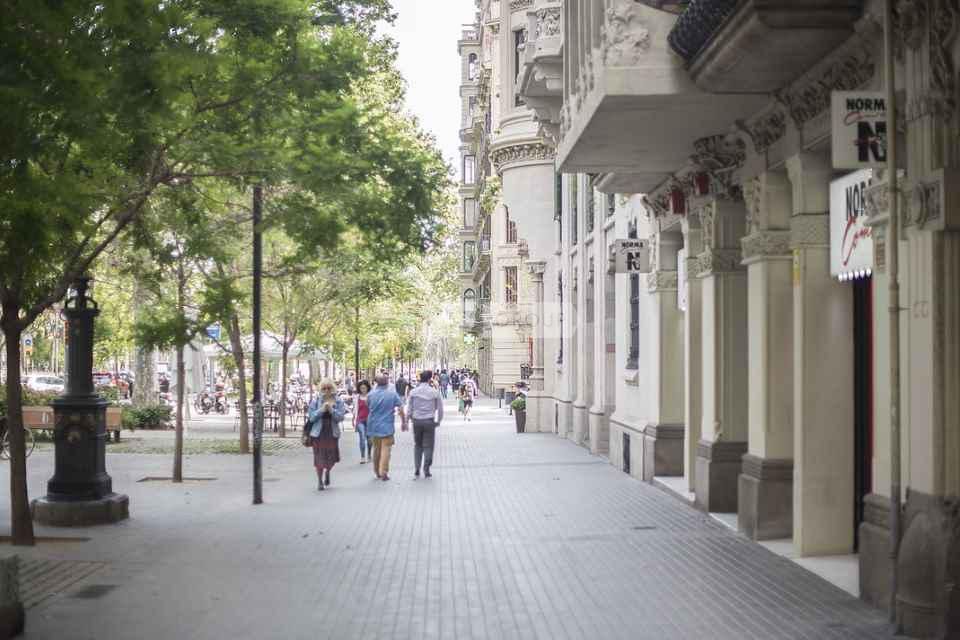 Shop in Barcelona, Spain, 275 m² - picture 1