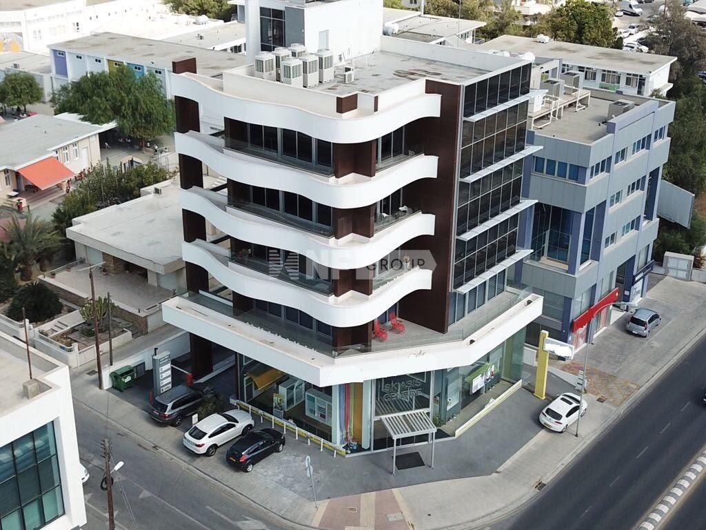 Büro in Limassol, Zypern, 1 010 m² - Foto 1