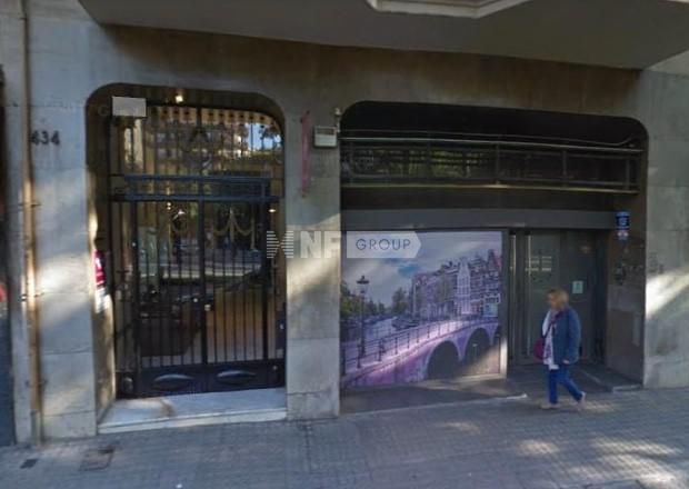 Tienda en Barcelona, España, 500 m² - imagen 2