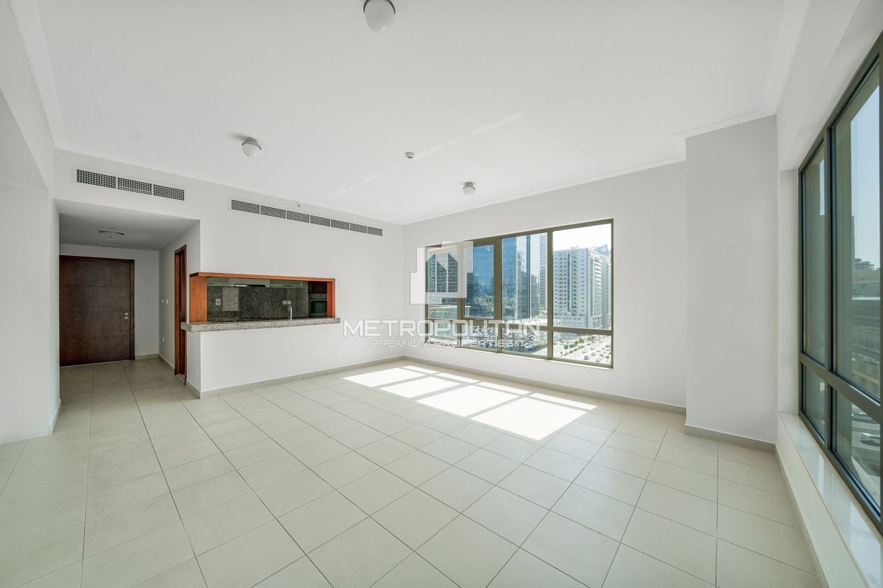 Apartment in Dubai, UAE, 85 m² - picture 1