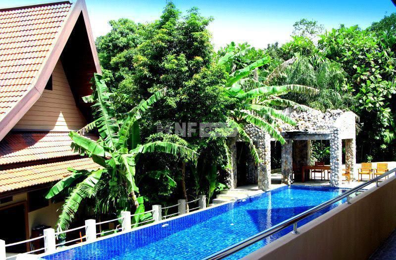 Townhouse in Phuket, Thailand, 6 502 m² - picture 1