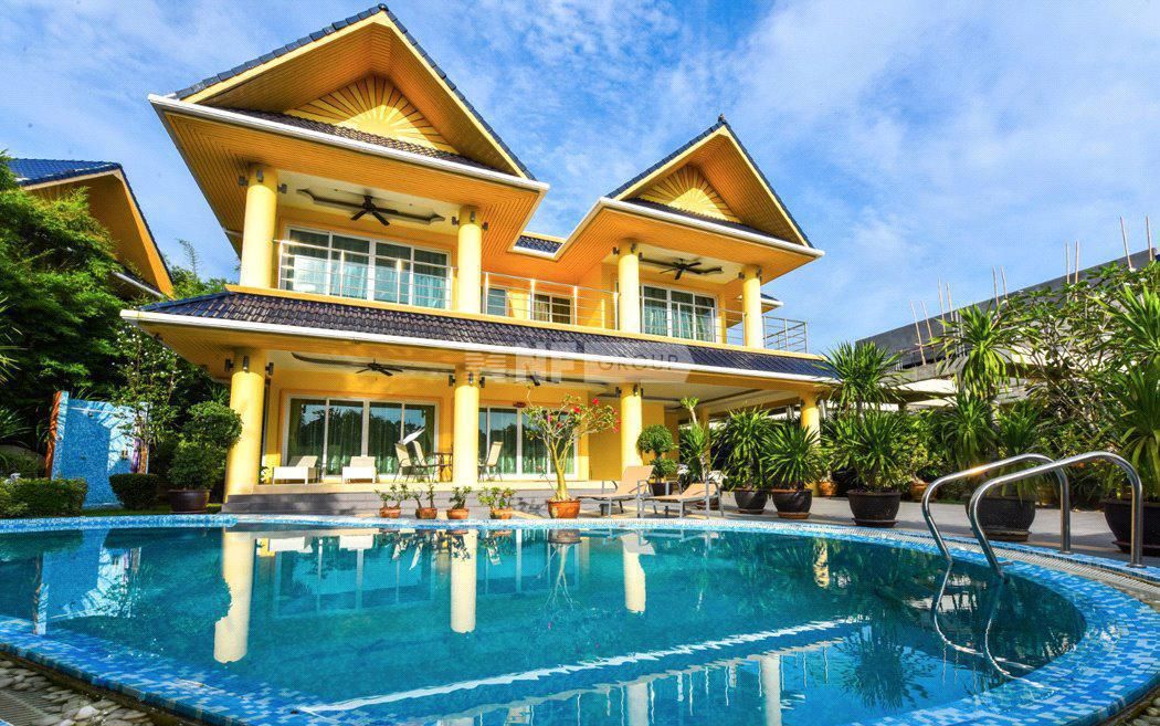 Villa in Phuket, Thailand, 327 m² - picture 1