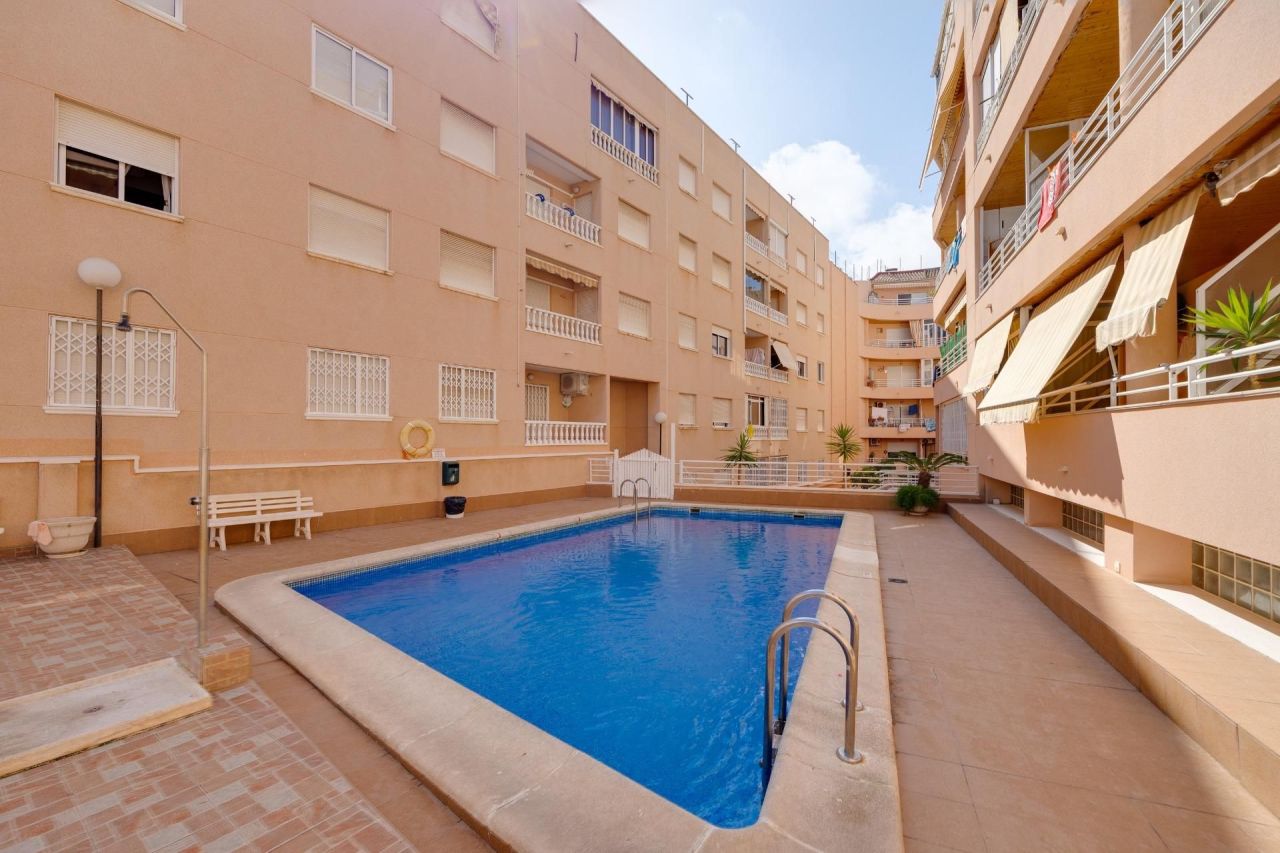 Wohnung in Torrevieja, Spanien, 56 m² - Foto 1