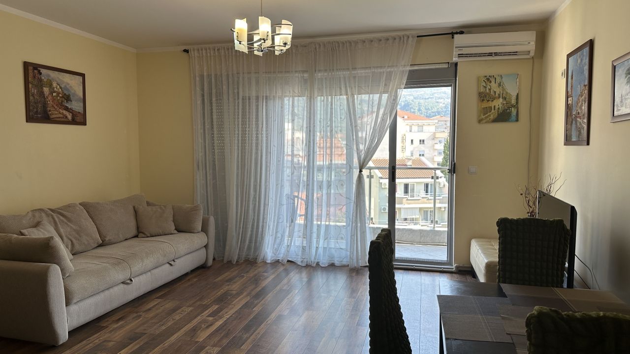 Piso en Budva, Montenegro, 51 m² - imagen 1