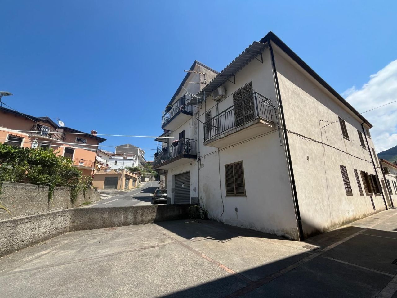 Piso en Grisolia, Italia, 90 m² - imagen 1