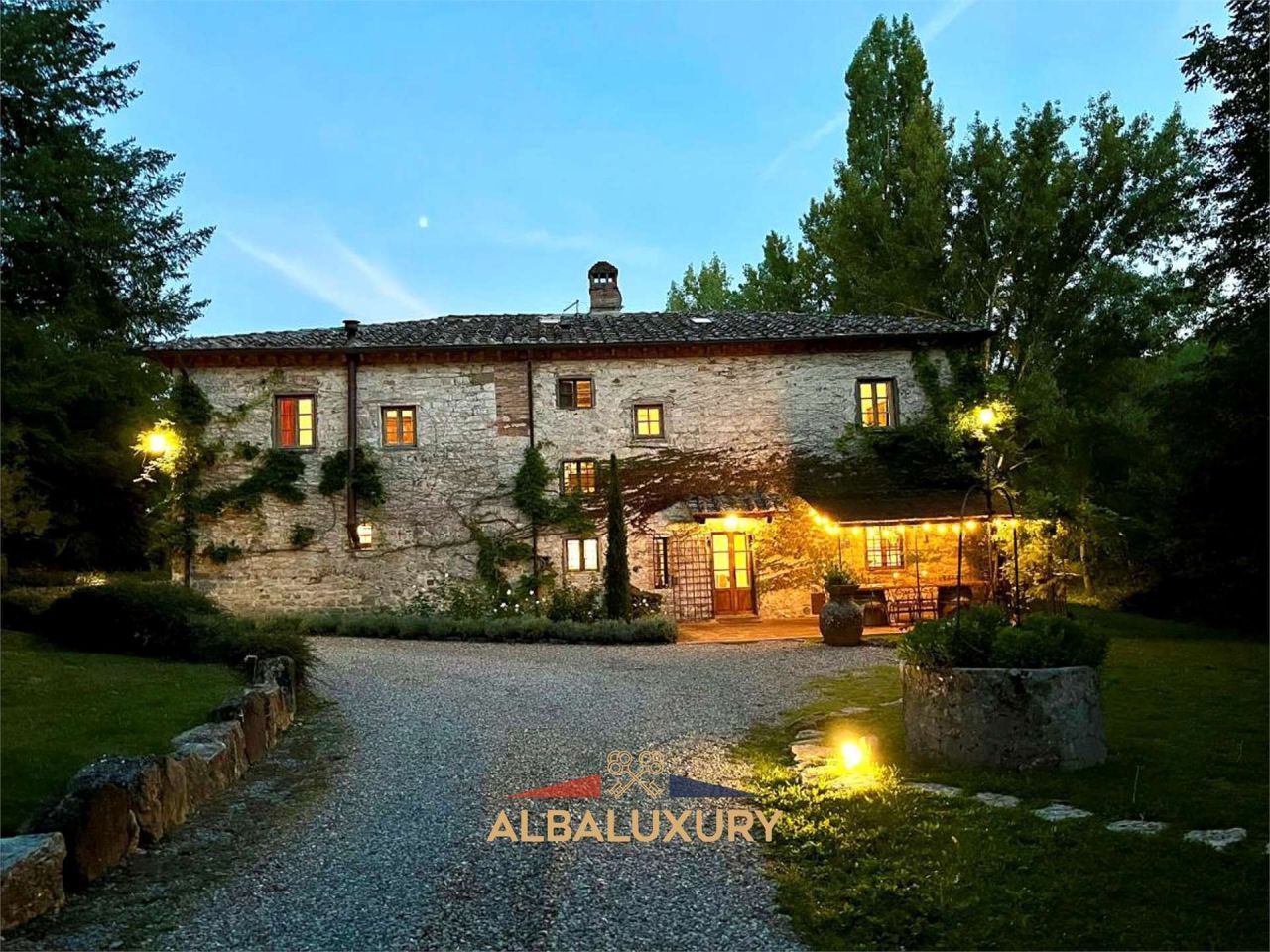 Villa Via Guglielmo Marconi, Italy, 650 m² - picture 1