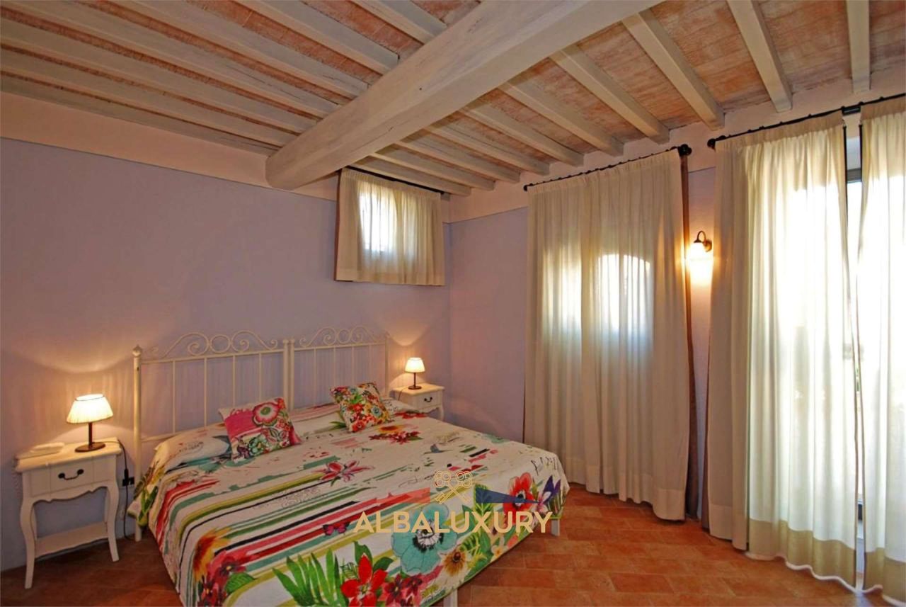 Villa in San Gimignano, Italy, 800 m² - picture 16