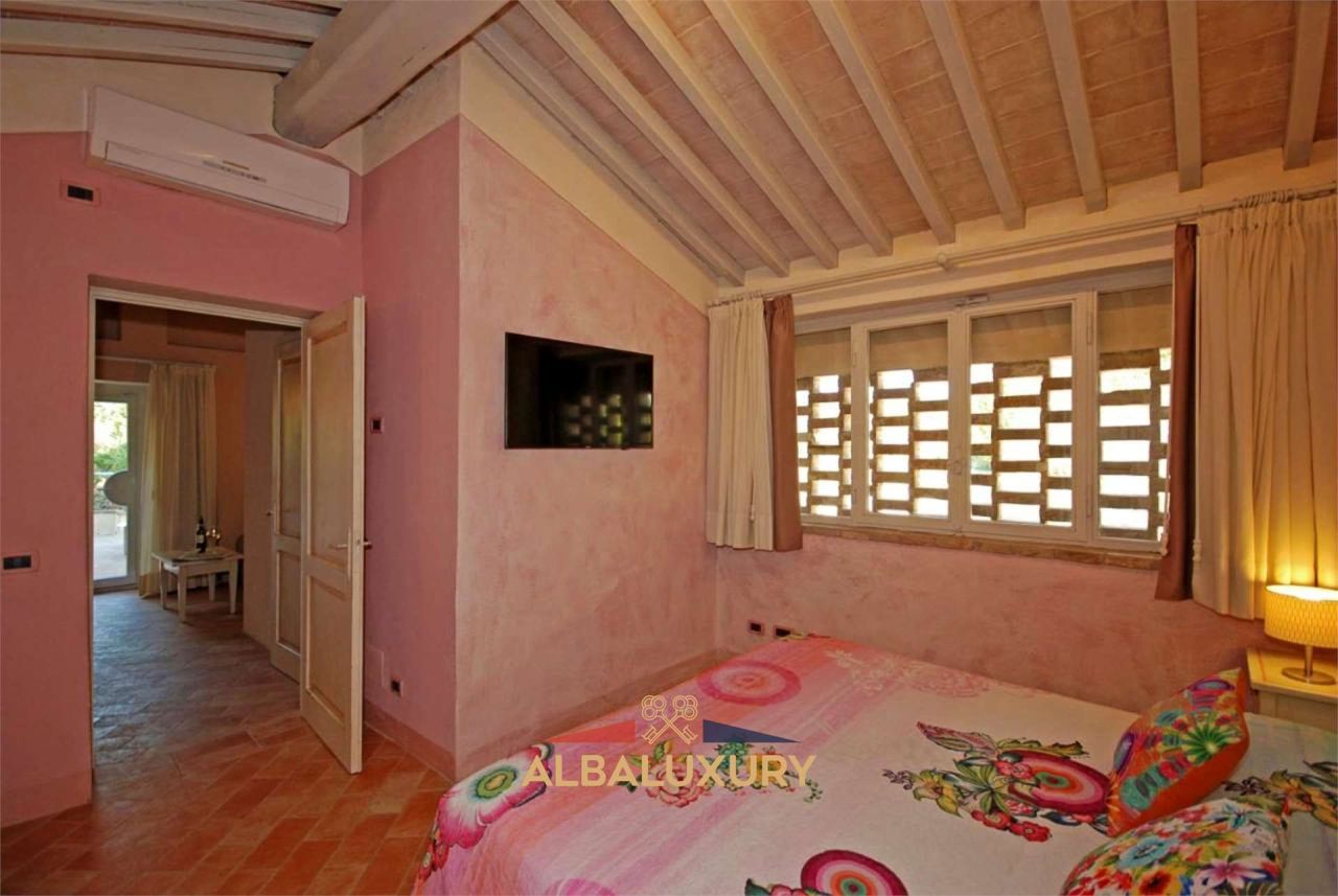 Villa in San Gimignano, Italy, 800 m² - picture 18