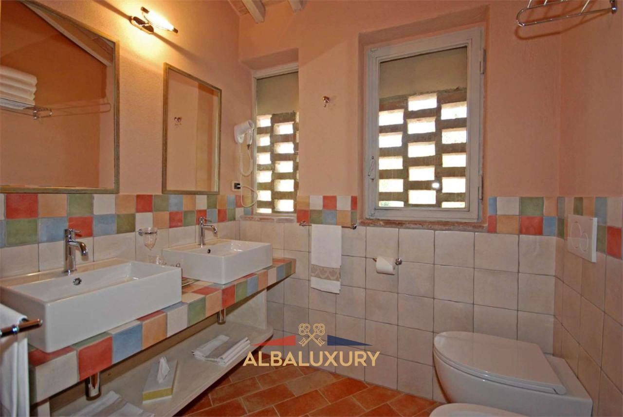 Villa in San Gimignano, Italy, 800 m² - picture 19