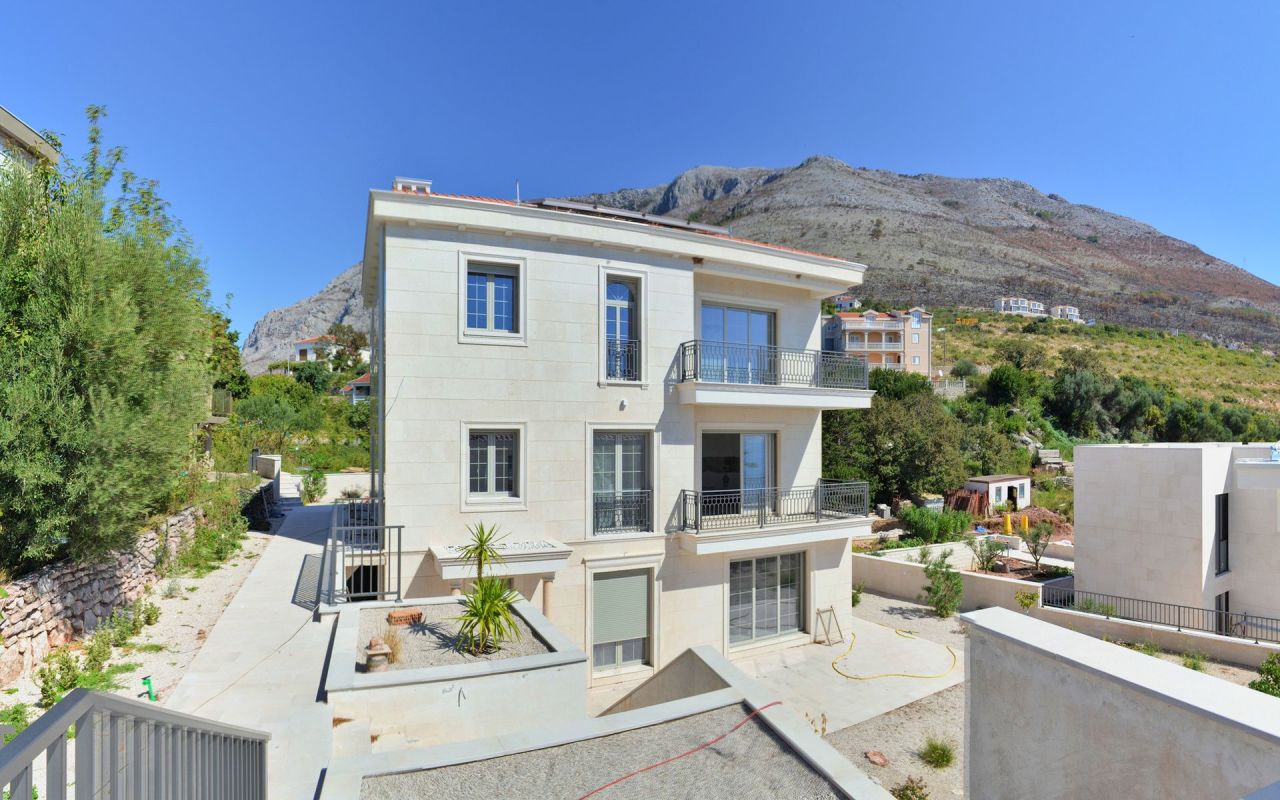 Villa en Rezevici, Montenegro, 270 m² - imagen 6