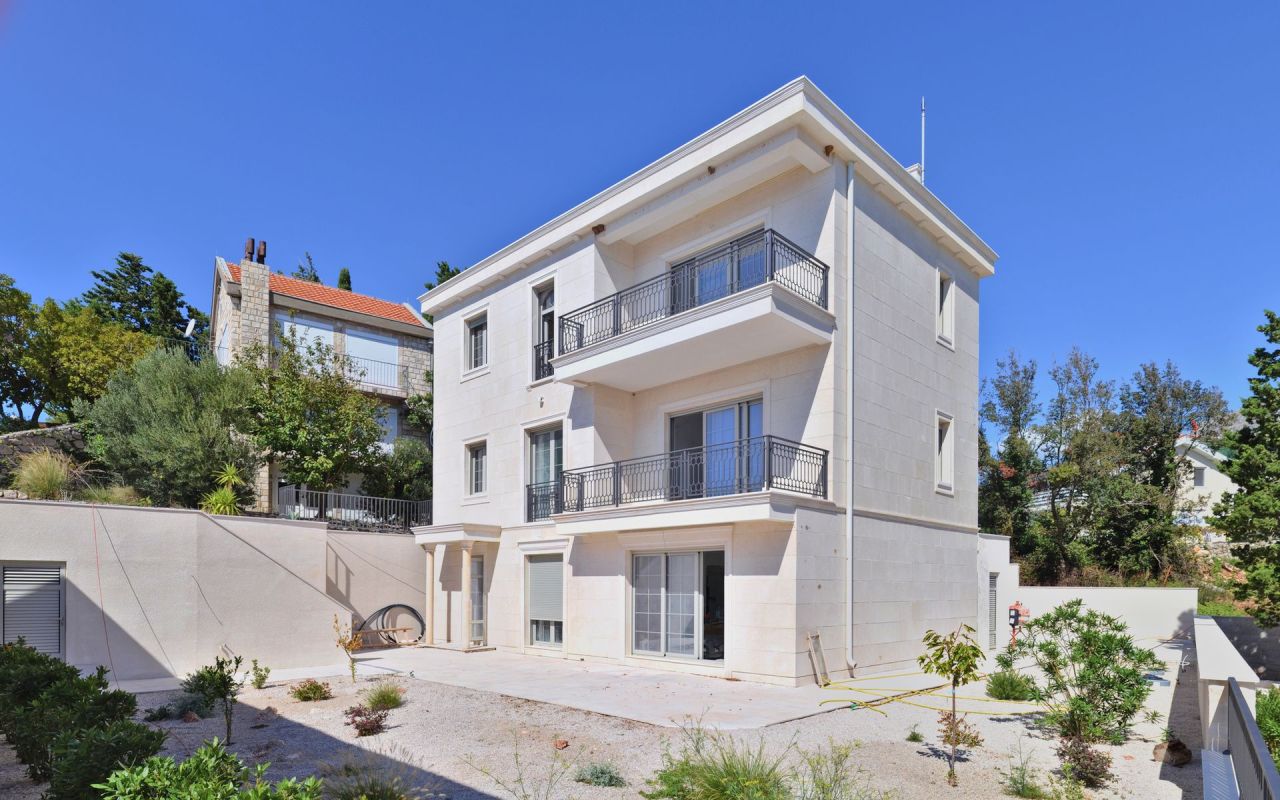 Villa en Rezevici, Montenegro, 270 m² - imagen 10