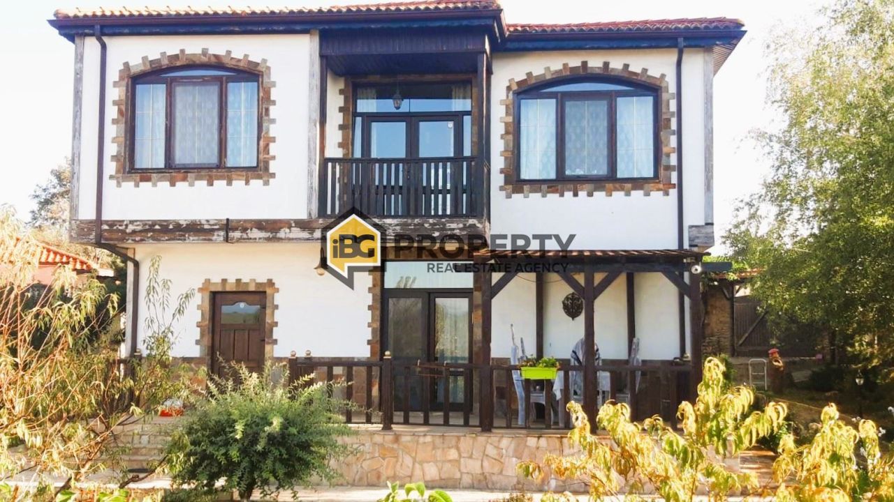 House in Byala, Bulgaria, 329 m² - picture 1