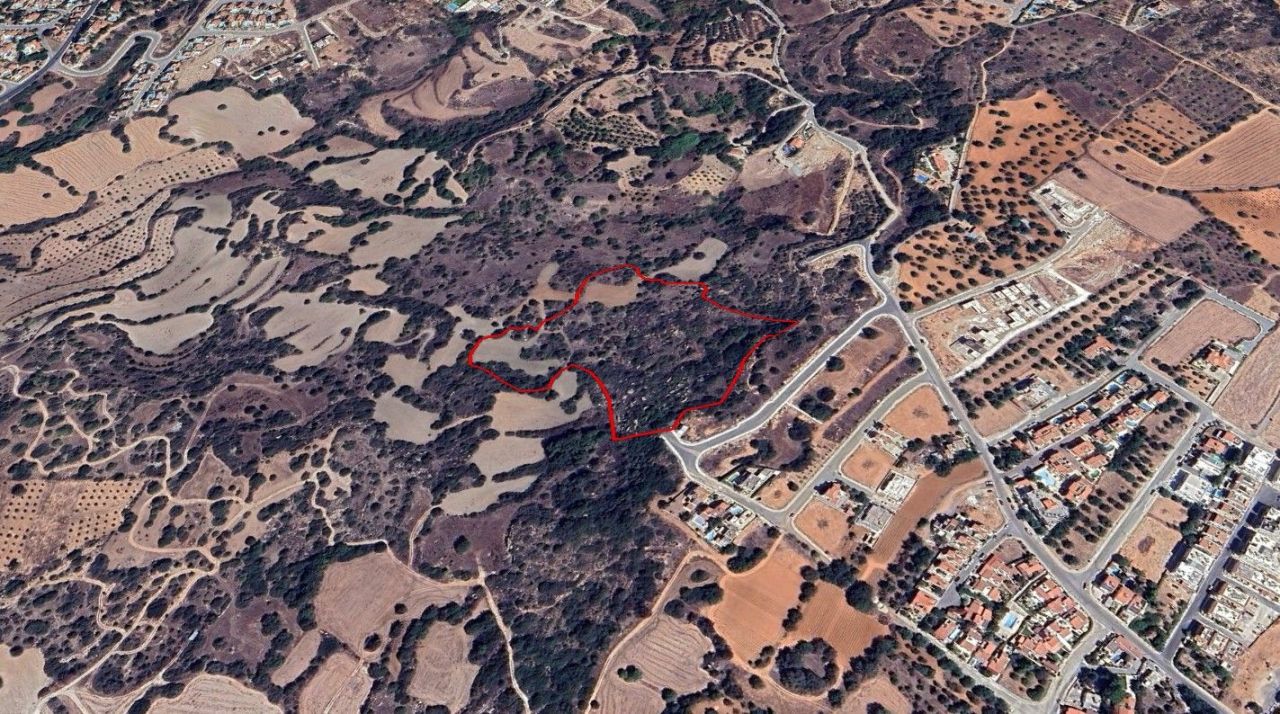 Terrain à Paphos, Chypre, 29 767 m² - image 1