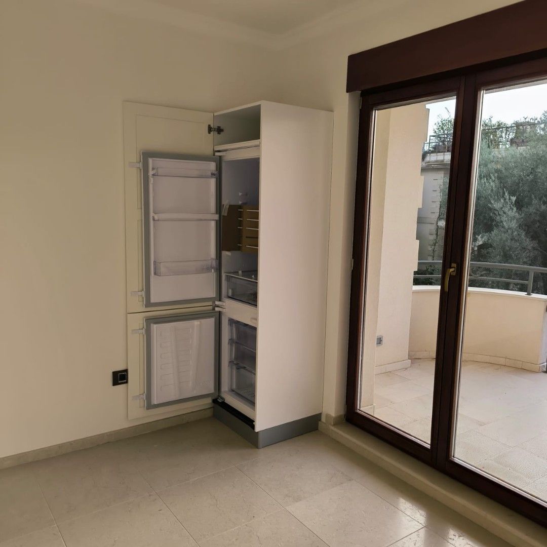 Flat in Petrovac, Montenegro, 86 m² - picture 19