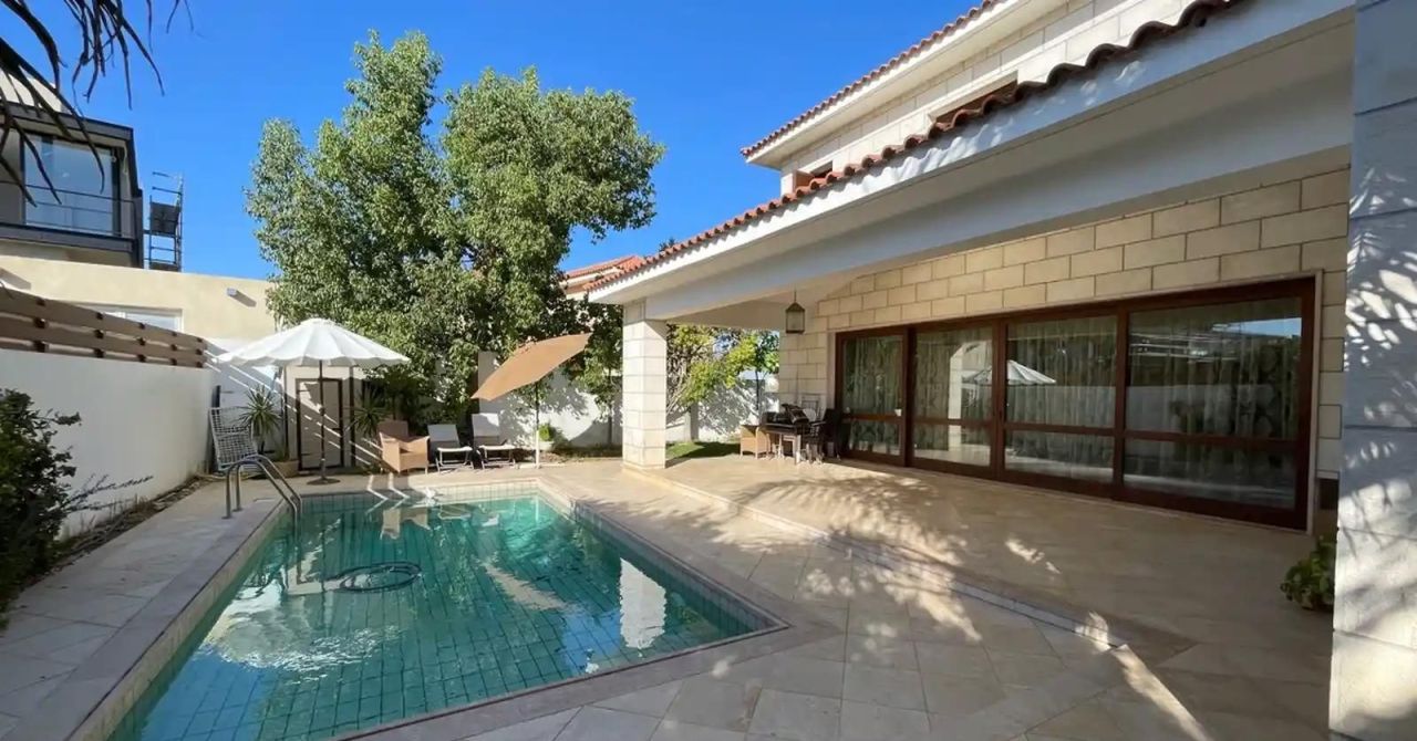 Casa en Nicosia, Chipre, 460 m² - imagen 1