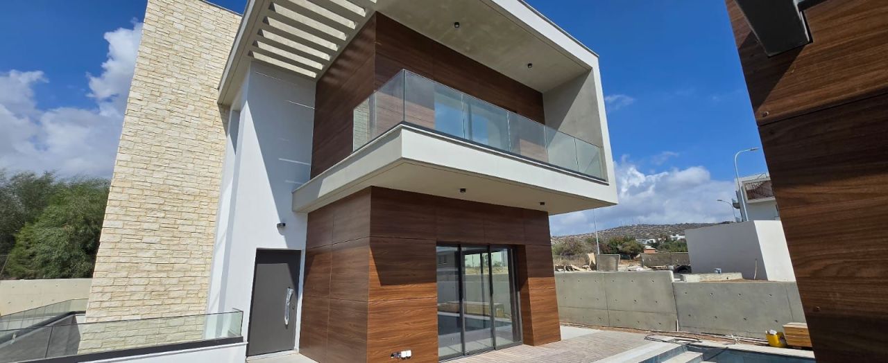 House in Mouttagiaka, Cyprus, 349 m² - picture 2