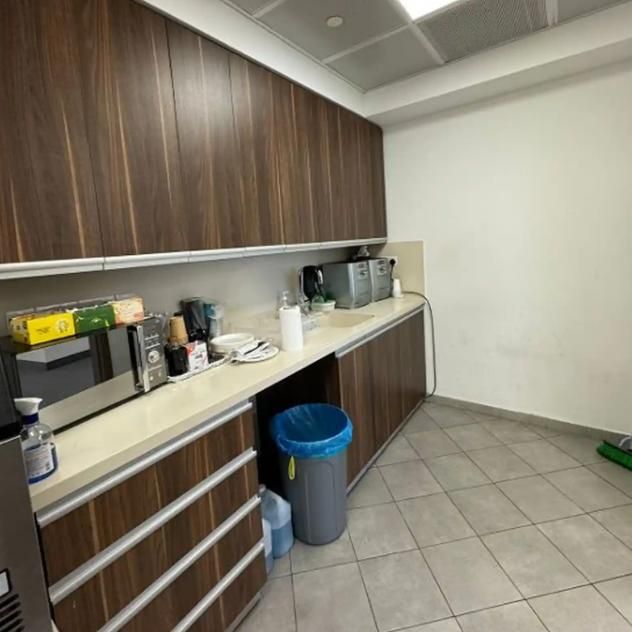 Oficina en Limasol, Chipre, 373 m² - imagen 9