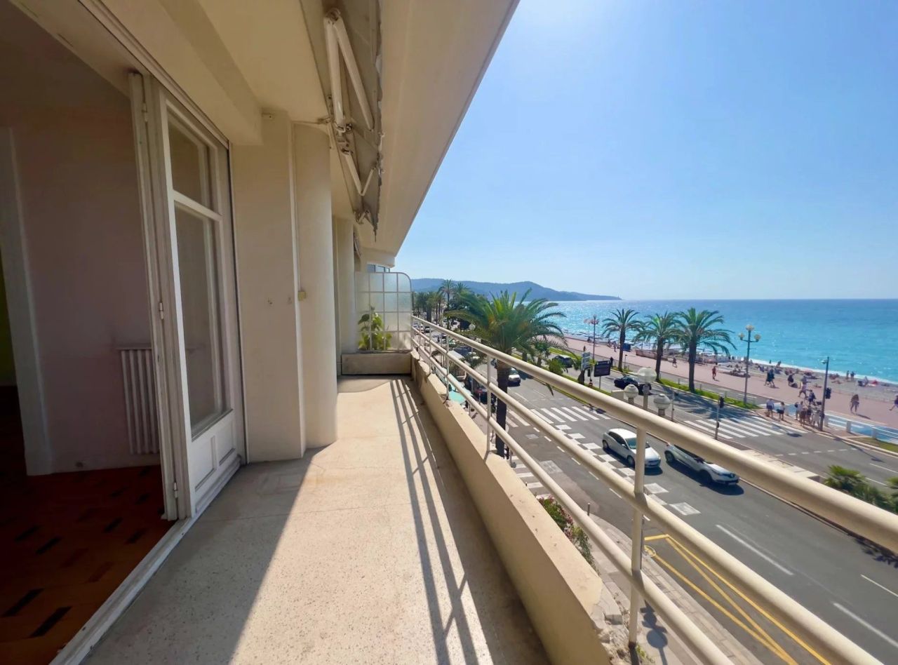 Flat in Nice, France, 118 m² - picture 1