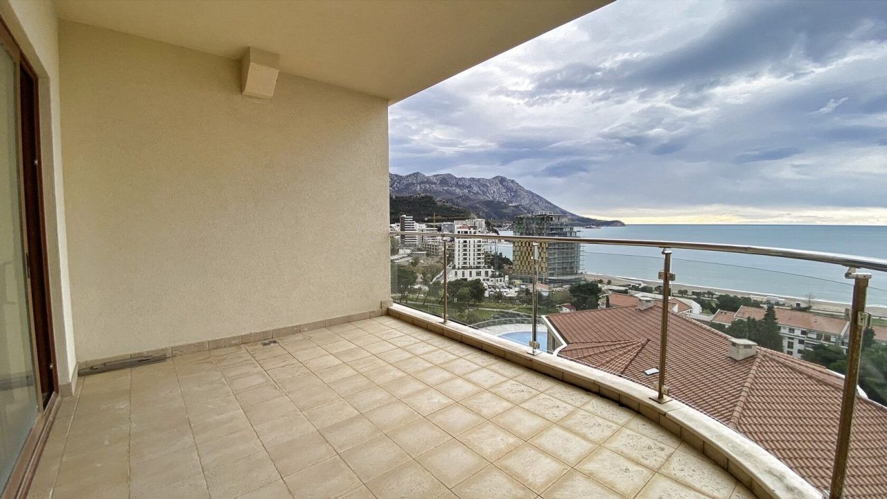 Piso en Budva, Montenegro, 123 m² - imagen 1