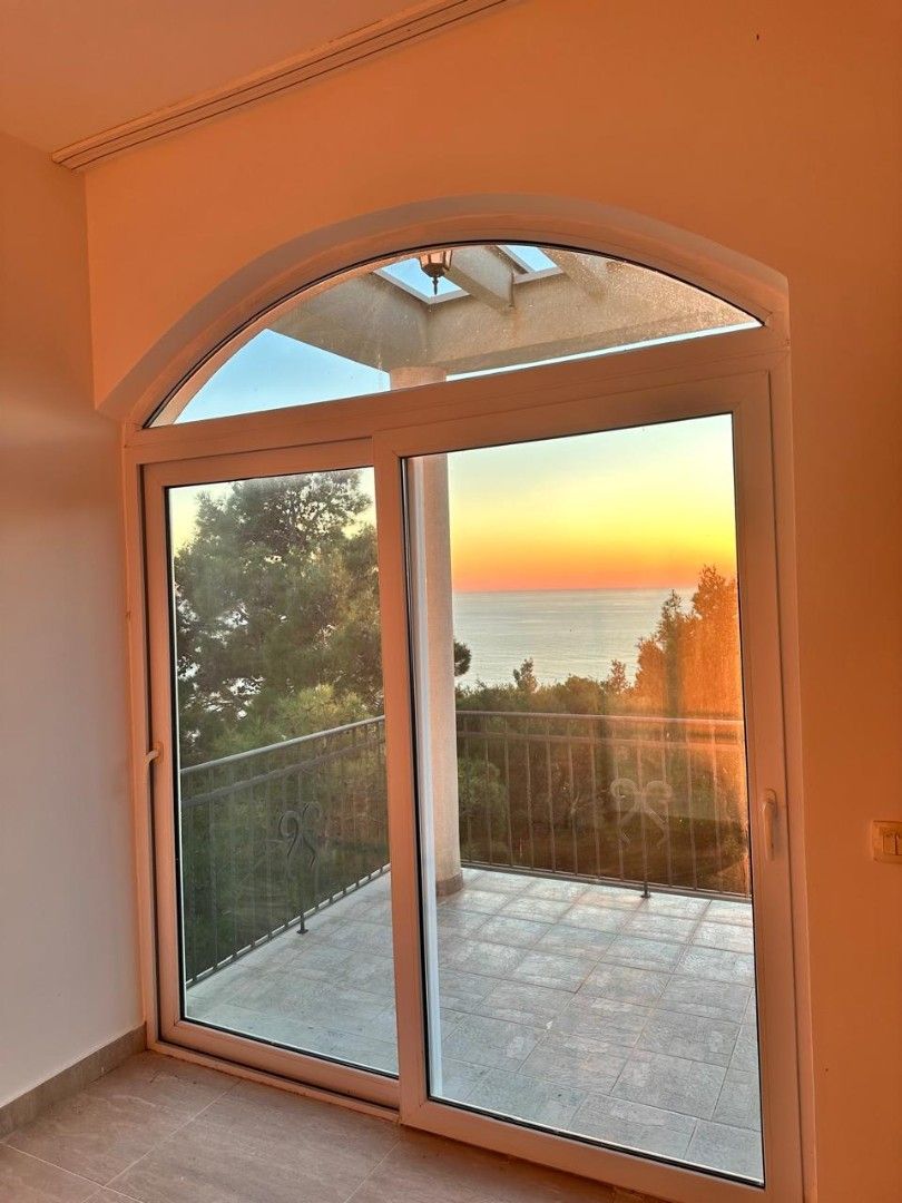 Villa en el Bar, Montenegro, 240 m² - imagen 2