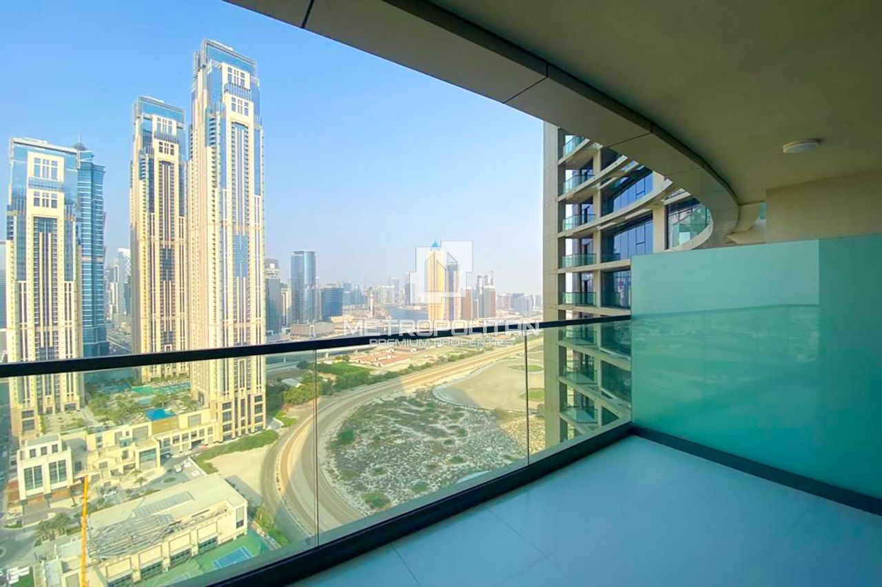 Apartment in Dubai, UAE, 63 m² - picture 1