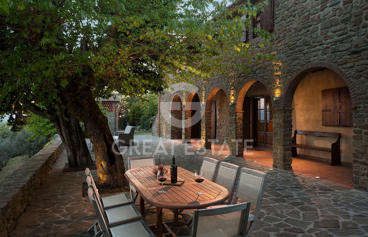Maison Castelfranco Piandiscò, Italie, 413.8 m² - image 3