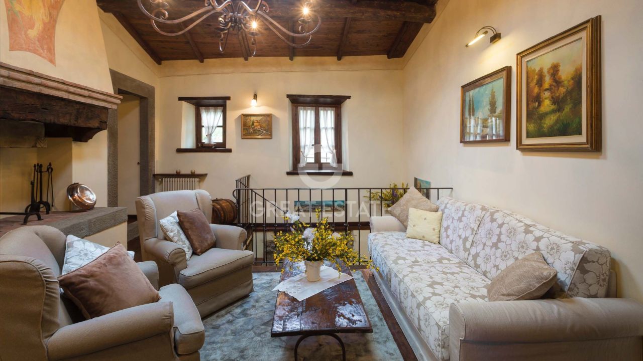 Maison Castelfranco Piandiscò, Italie, 413.8 m² - image 11