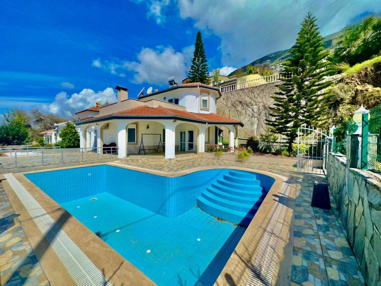 Villa in Alanya, Turkey, 180 m² - picture 1