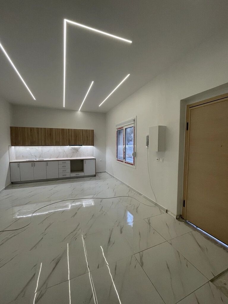 Piso en El Pireo, Grecia, 81 m² - imagen 1