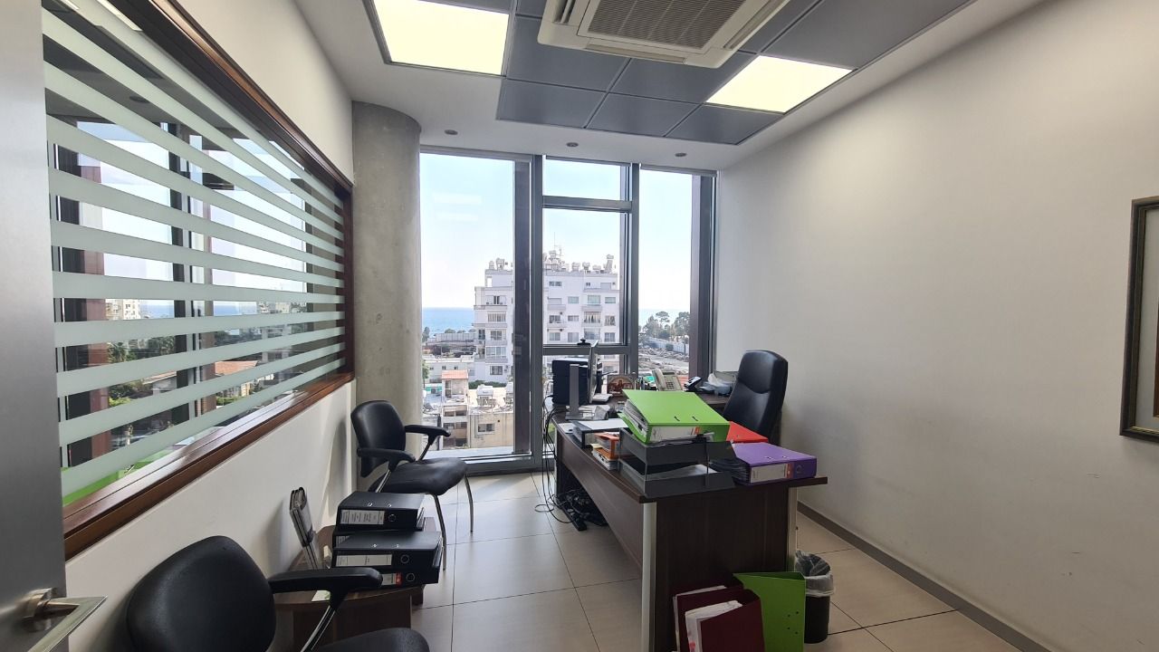 Office in Limassol, Cyprus, 210 m² - picture 9