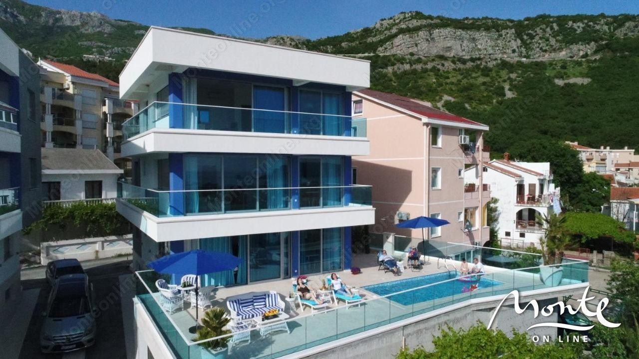 Villa en Budva, Montenegro, 329 m² - imagen 1