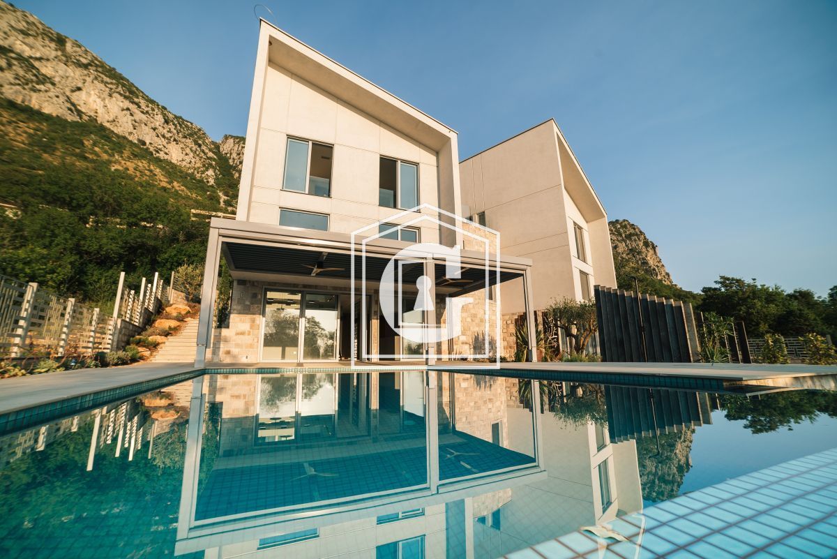 Villa in Rezevici, Montenegro, 230 m² - Foto 1