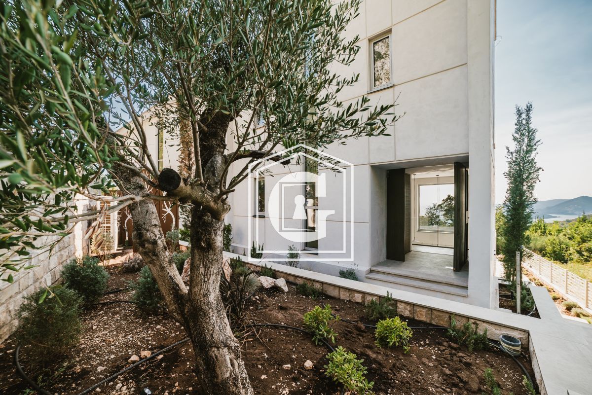 Villa in Rezevici, Montenegro, 230 m² - picture 8