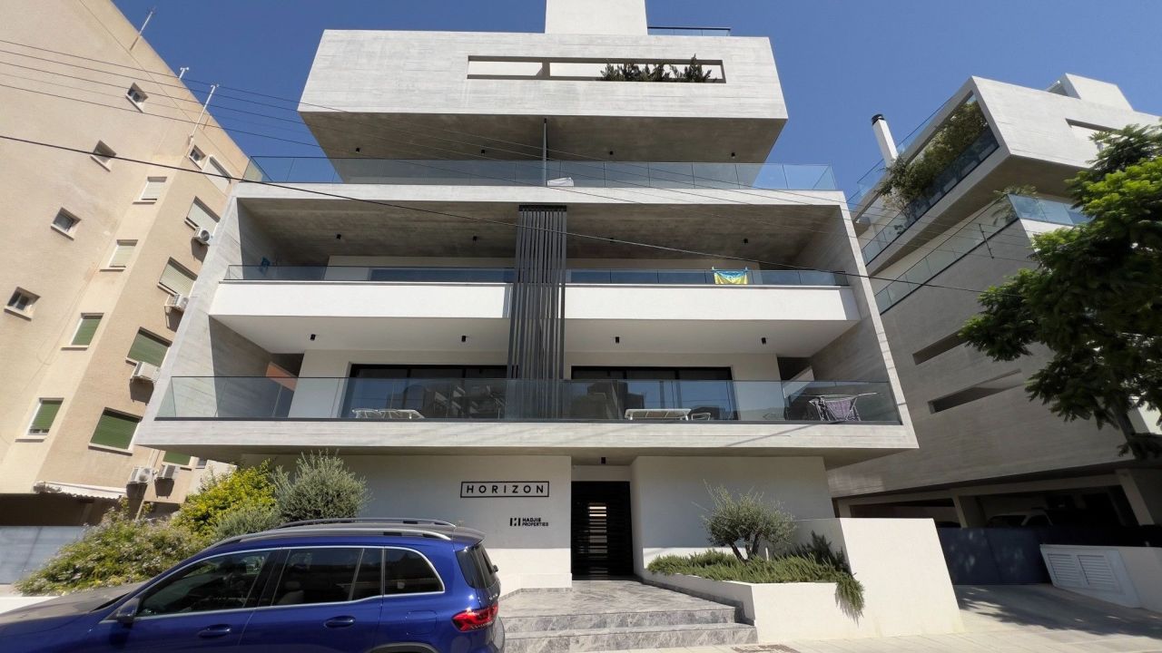 Commercial apartment building in Limassol, Cyprus, 971 m² - picture 1