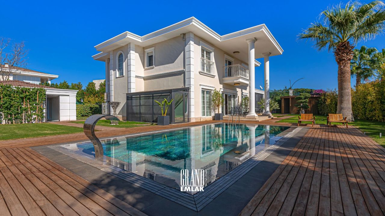 Villa in Antalya, Türkei, 465 m² - Foto 1