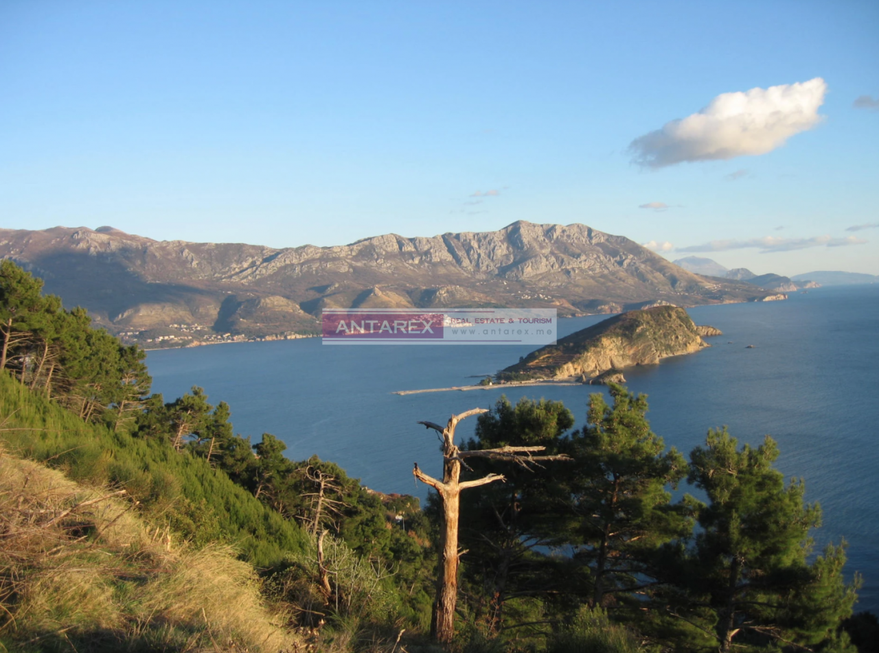 Land in Budva, Montenegro, 11 246 m² - picture 1