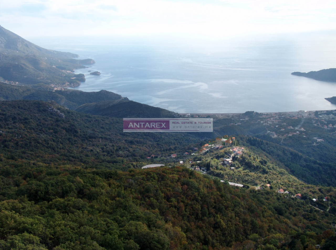Terrain à Budva, Monténégro, 24 460 m² - image 3