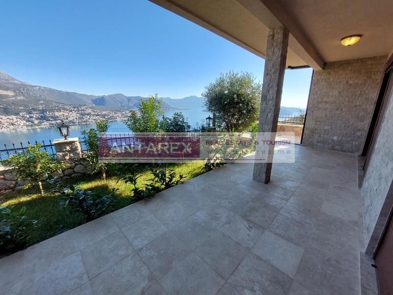 Villa in Herceg-Novi, Montenegro, 433 m² - picture 12