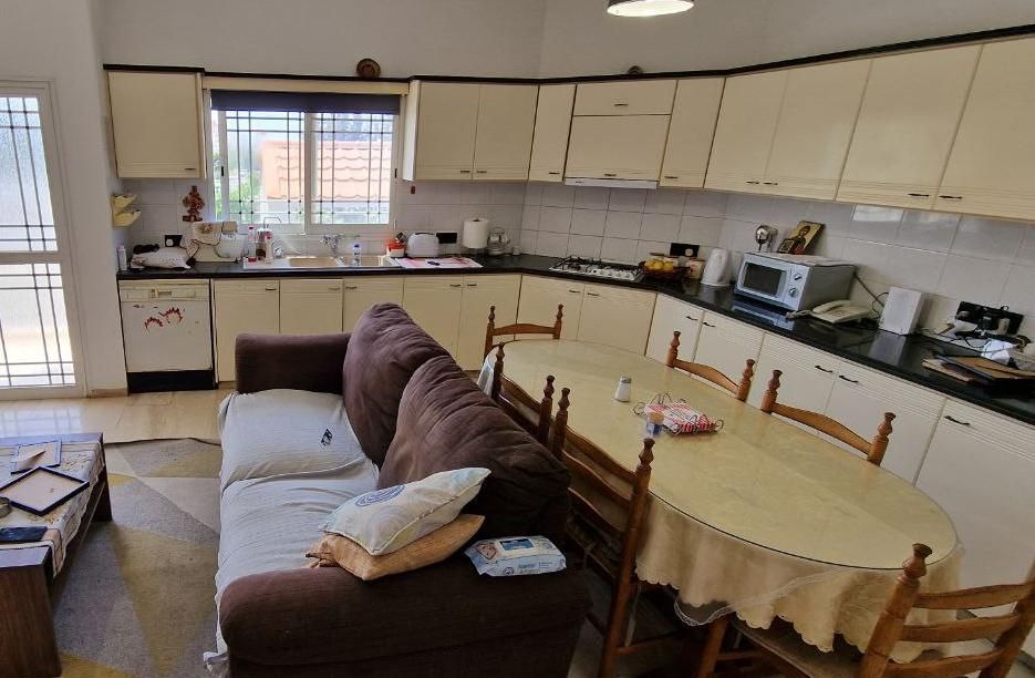 Casa a Nicosia, Cipro, 270 m² - foto 4