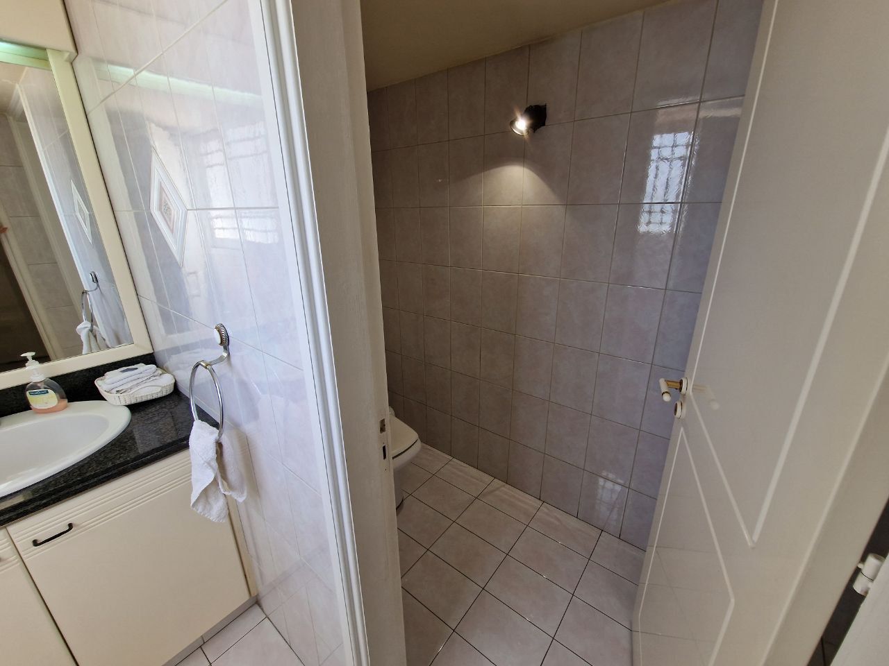 Casa a Nicosia, Cipro, 270 m² - foto 14