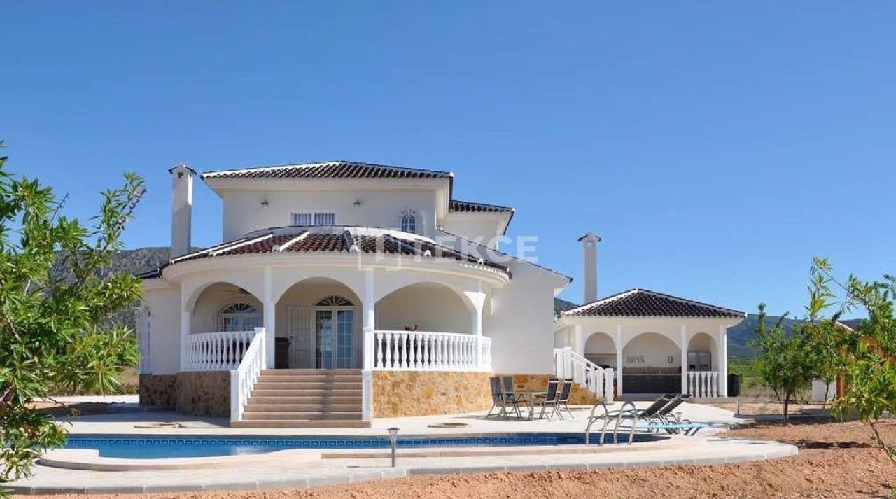 Villa in Monforte del Cid, Spanien, 235 m² - Foto 1