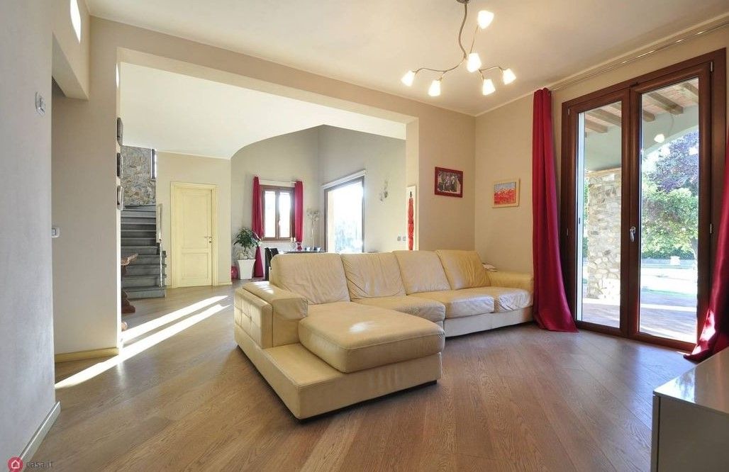 Casa en San Vincenzo, Italia, 200 m² - imagen 8