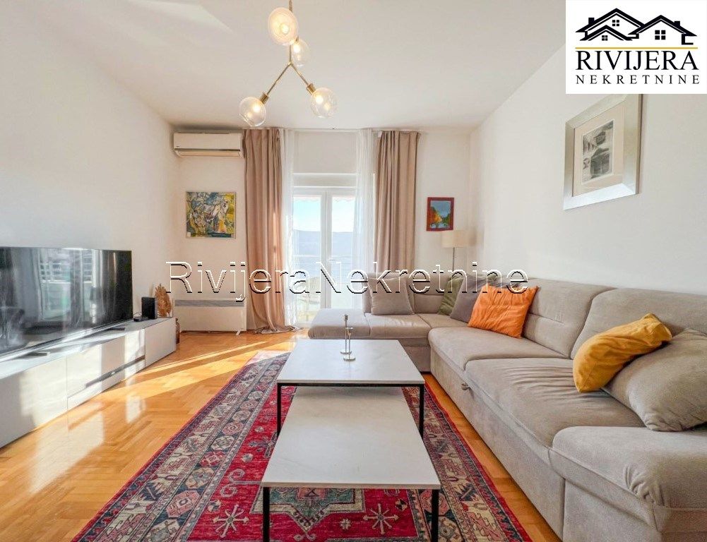 Appartement à Herceg-Novi, Monténégro, 73 m² - image 1