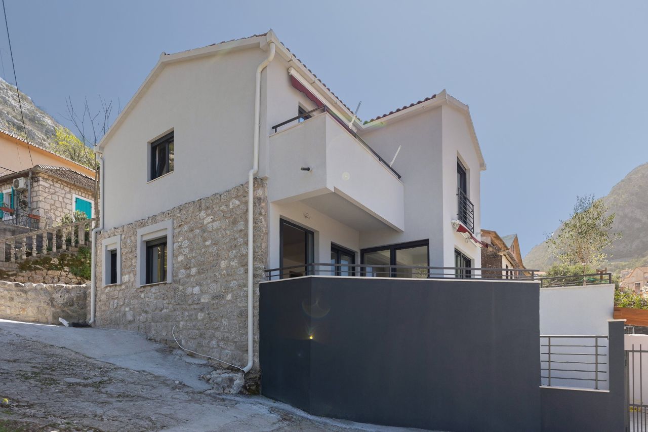 Casa a Kotor, Montenegro, 160 m² - foto 17