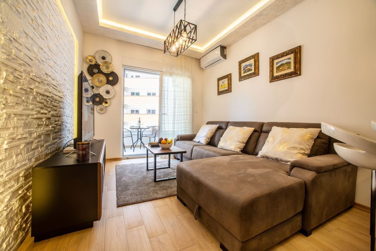 Apartamento en Budva, Montenegro, 45 m² - imagen 1