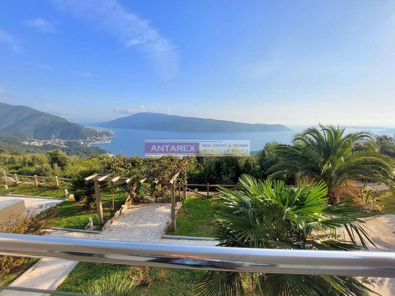 Appartement à Herceg-Novi, Monténégro, 93 m² - image 1